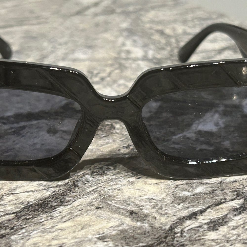 Black Rectangular Sunglasses - image 4